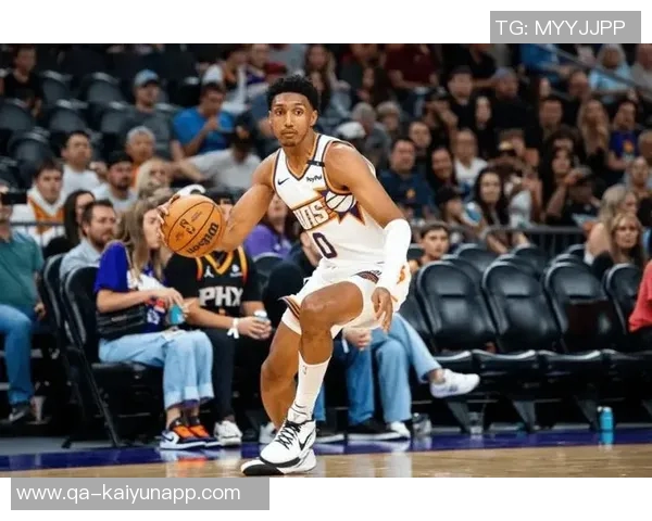 太阳队续约瑞安邓恩第三年球队选项上季场均69分36篮板表现稳定